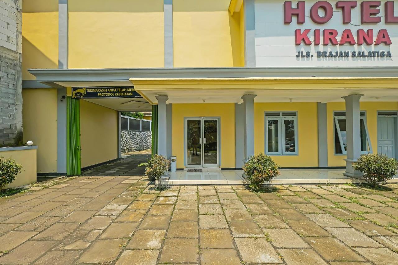 Oyo 92483 Hotel Kirana Salatiga Luaran gambar
