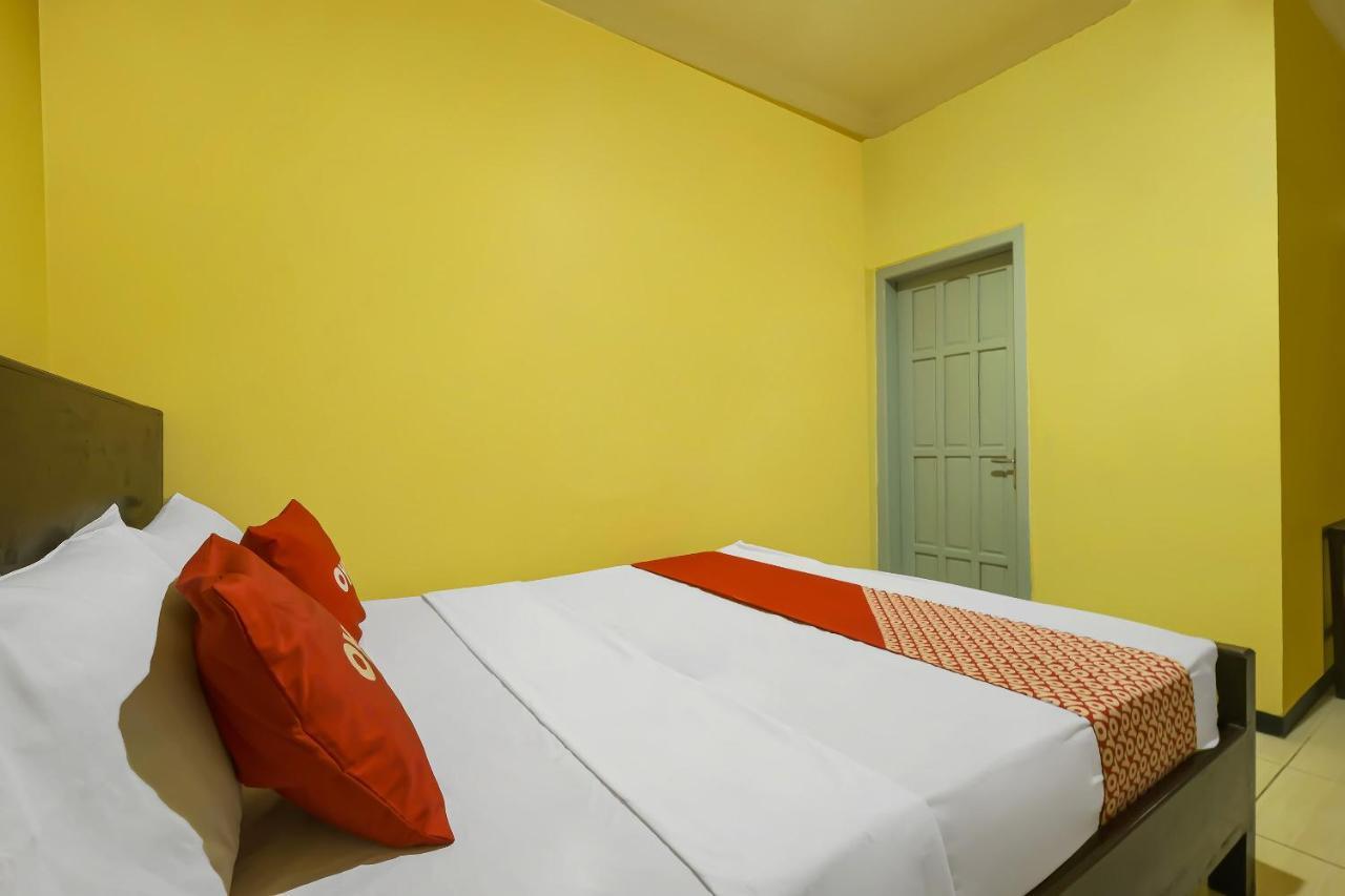 Oyo 92483 Hotel Kirana Salatiga Luaran gambar