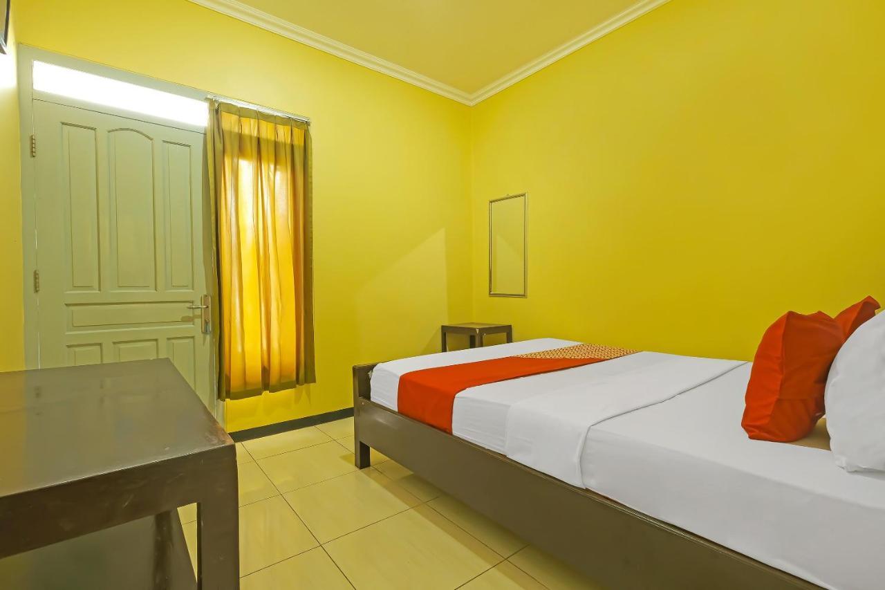 Oyo 92483 Hotel Kirana Salatiga Luaran gambar
