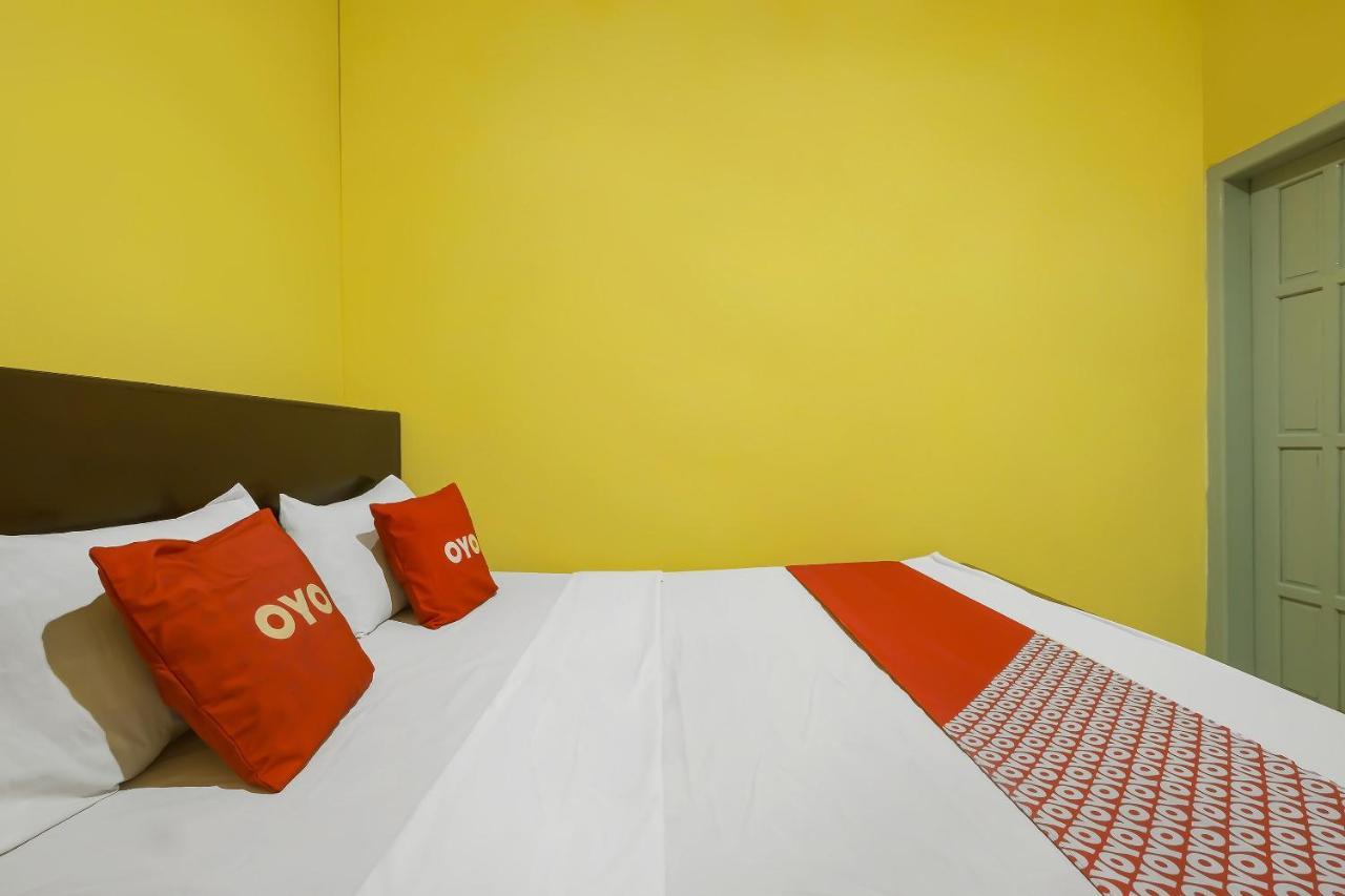 Oyo 92483 Hotel Kirana Salatiga Luaran gambar